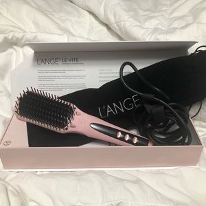 ✨Le Vite Blush L’ange Hair Straightening Brush ✨